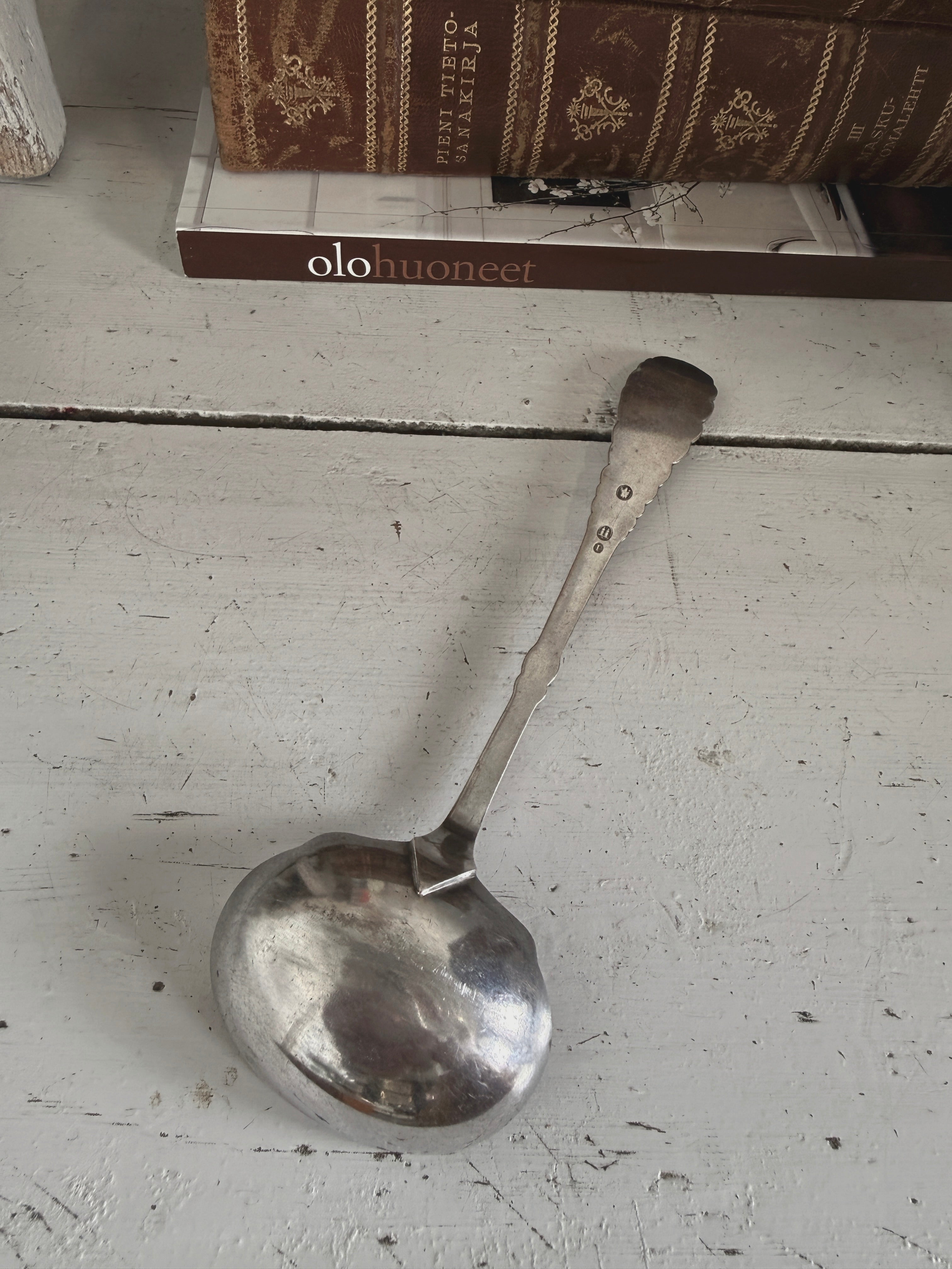 Pieni alpakka tarjoilukauha