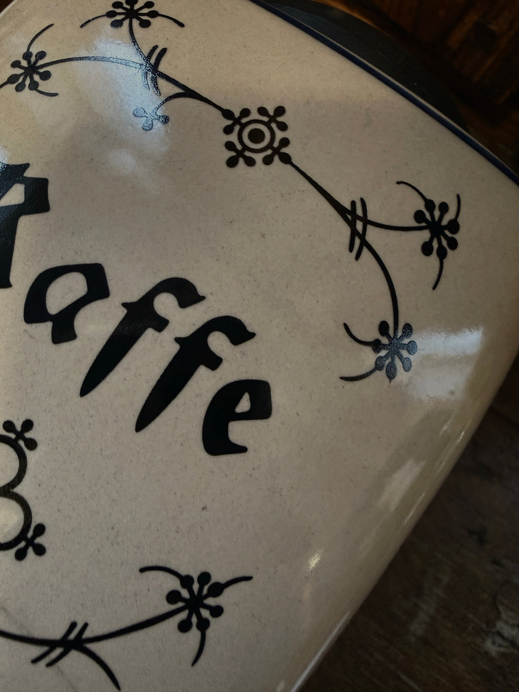 Seinälle ripustettava kahvimylly "Kaffe"