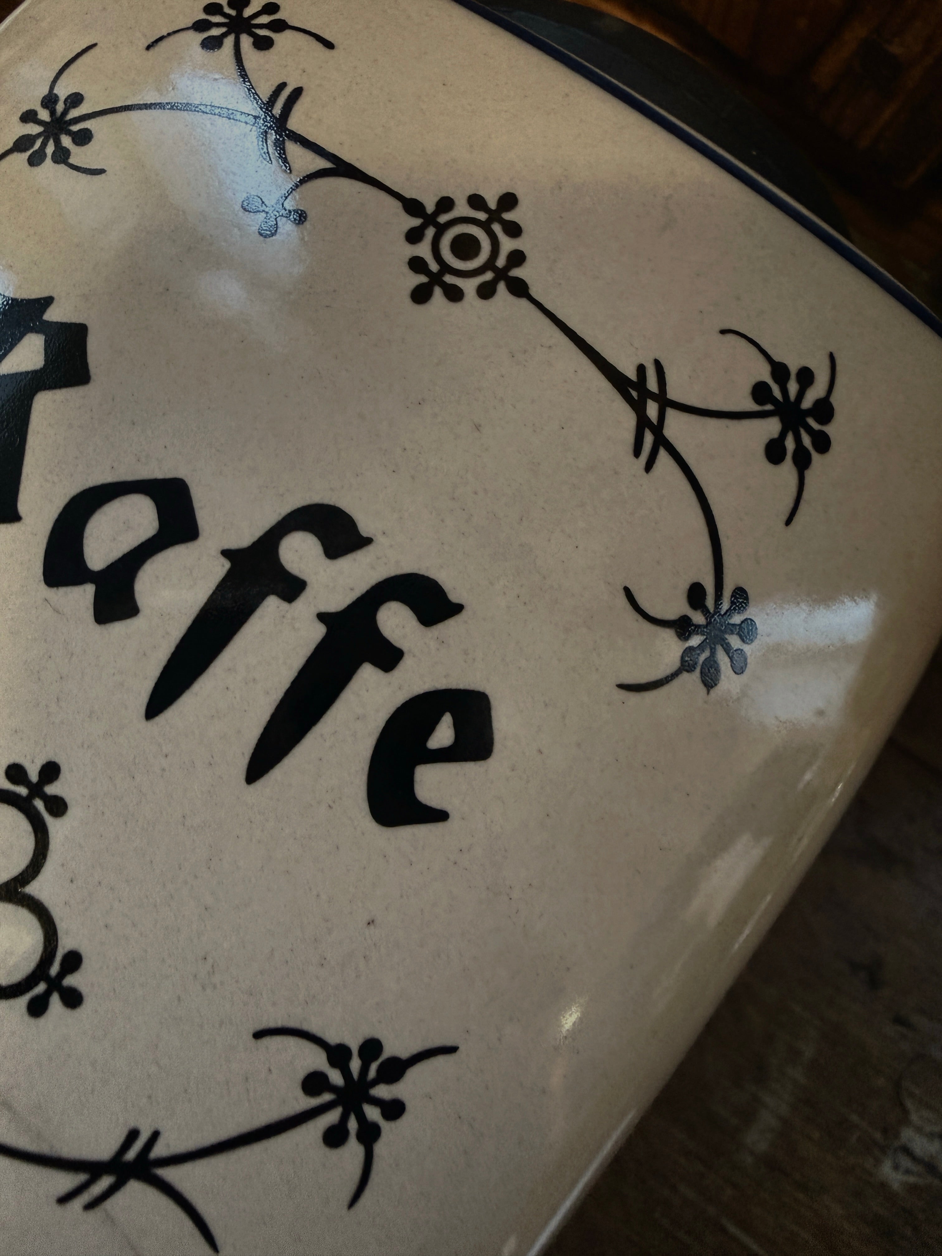 Seinälle ripustettava kahvimylly "Kaffe"