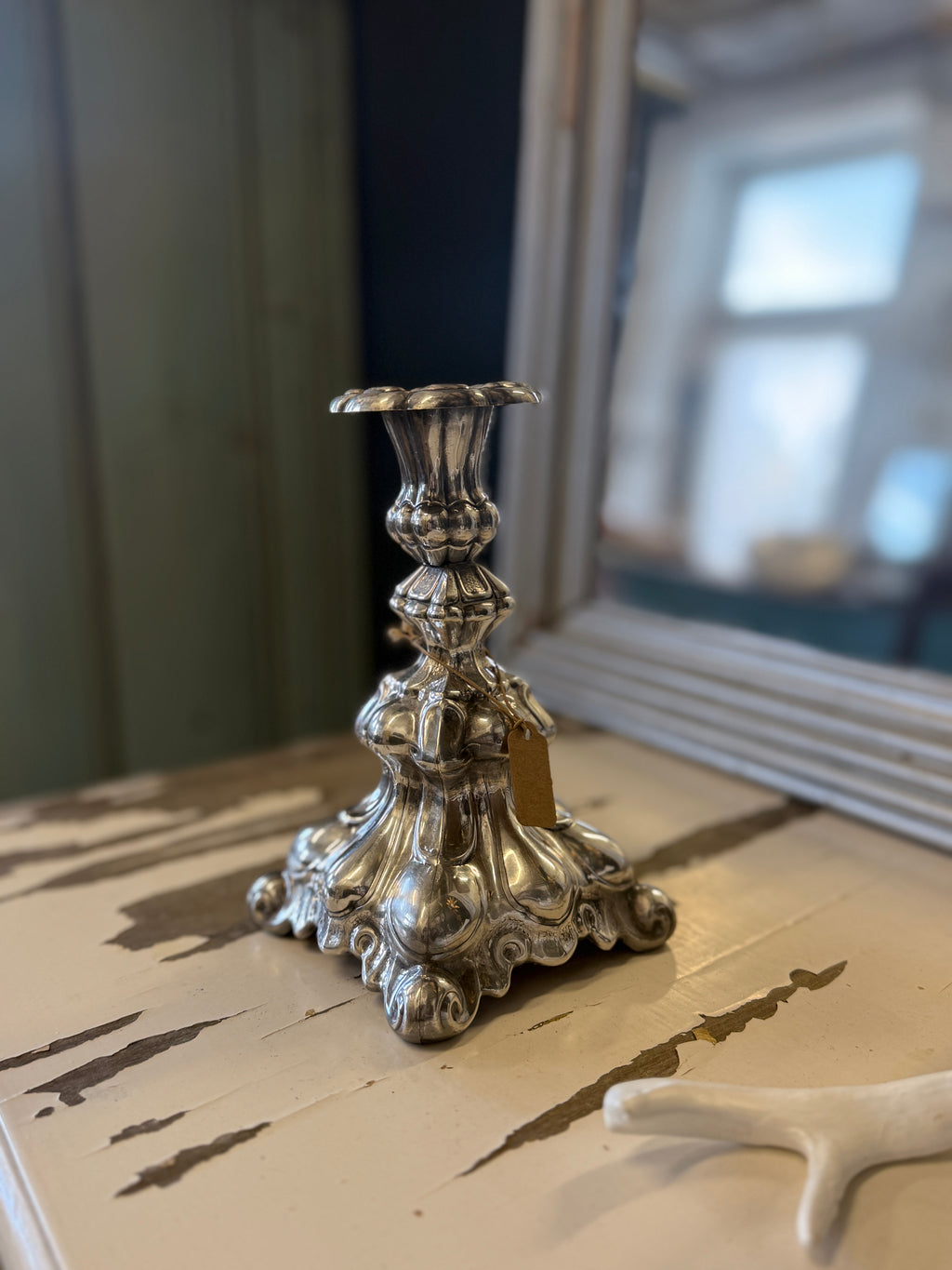 Barokkityylinen kynttilänjalka