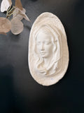 Kipsinen seinäreliefi – Madonna