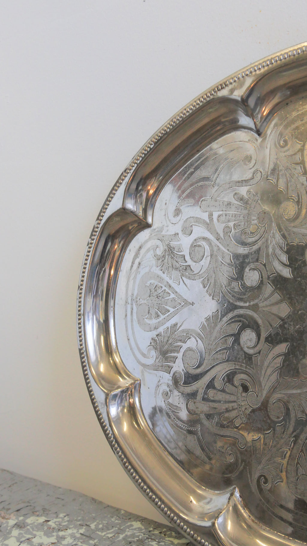 Suuri vintage metallitarjotin
