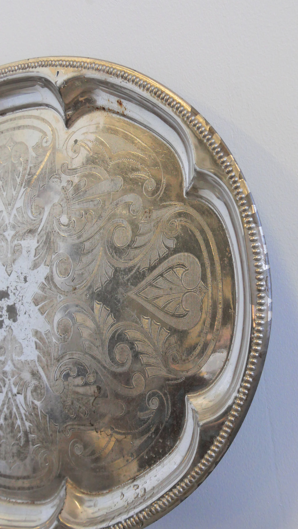 Suuri vintage metallitarjotin
