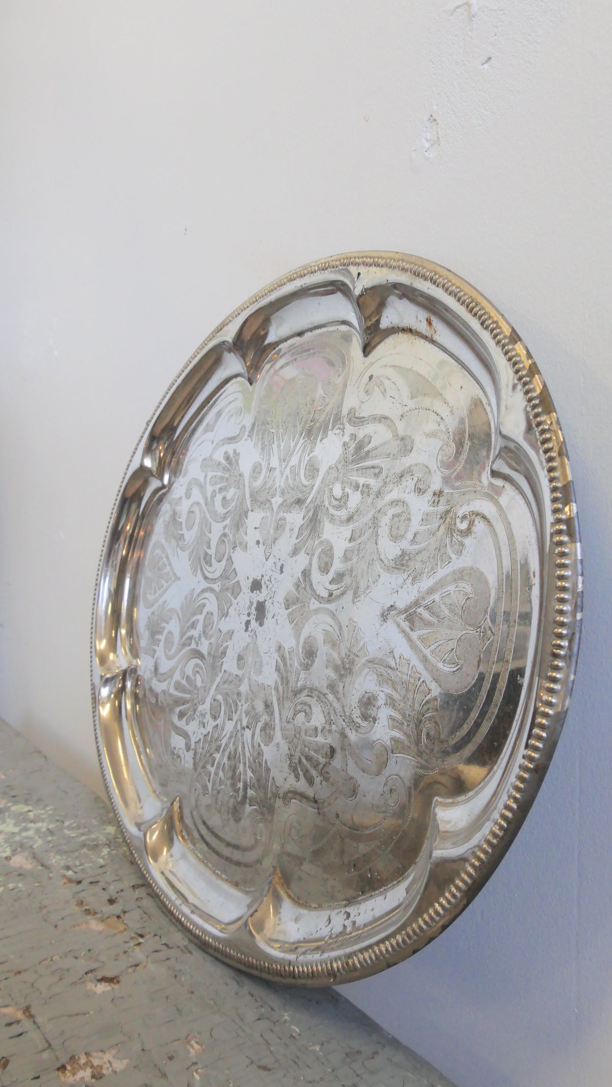 Suuri vintage metallitarjotin