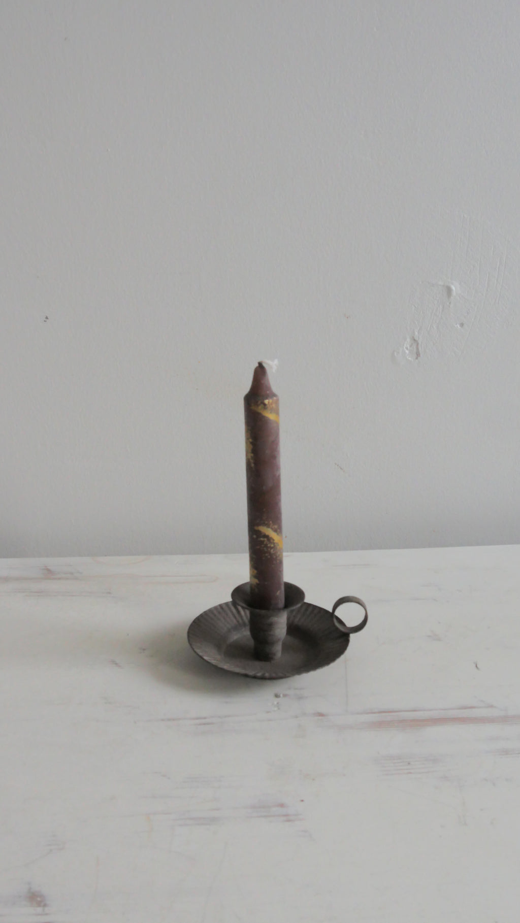 Vintage-kynttilänjalka metallia
