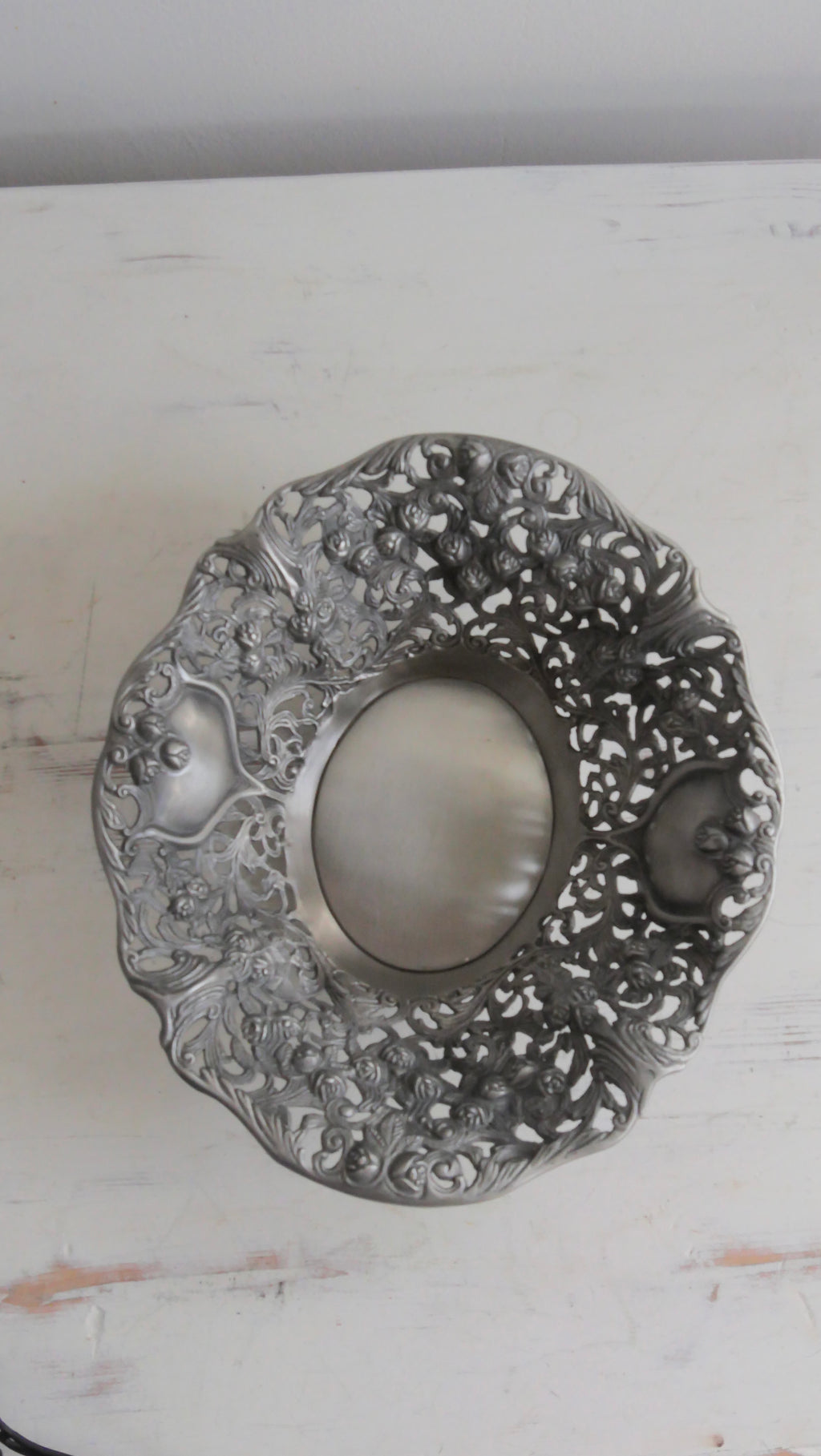Koristeellinen metallinen vintage hedelmävati