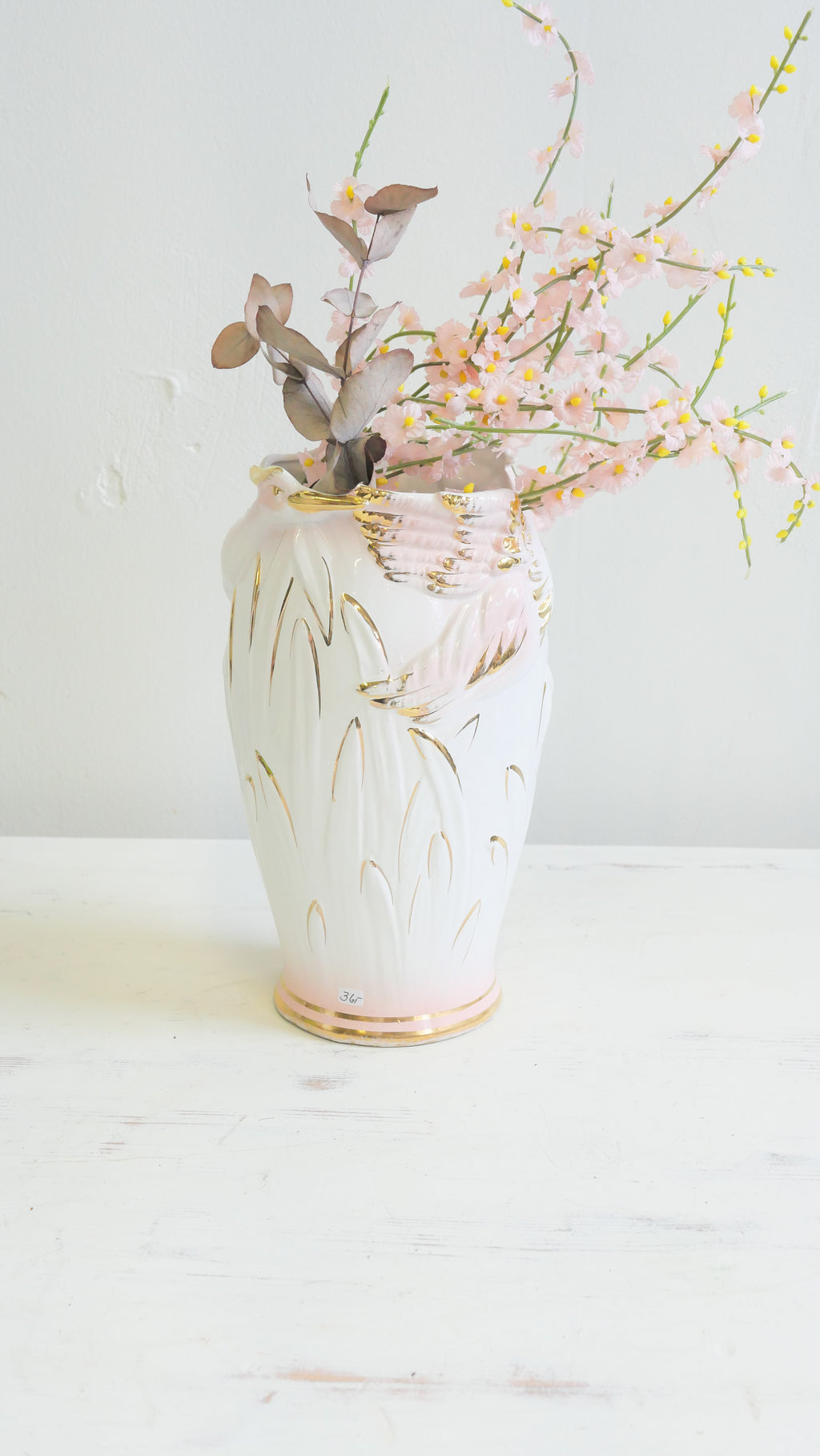 Vintage art deco -tyylinen posliinimaljakko joutsekoristeilla