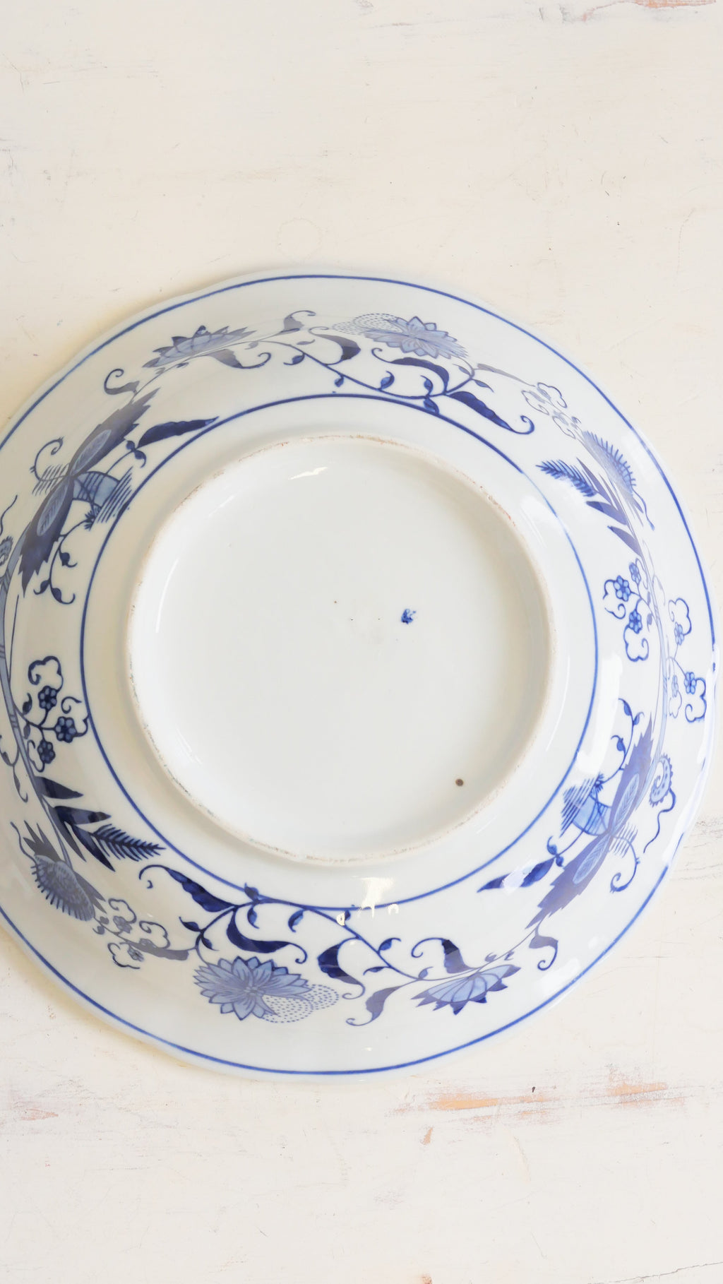Suuri sinivalkoinen chinoiserie-kulho